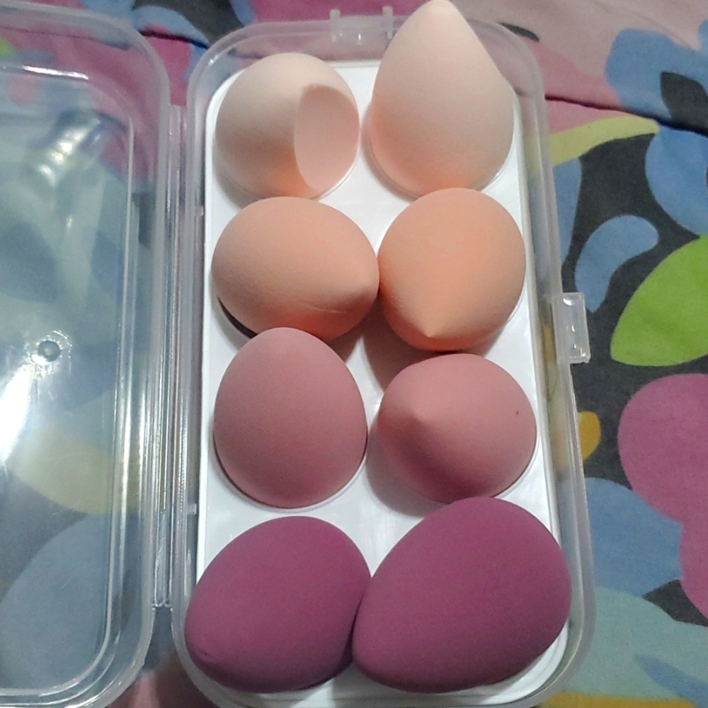 Makeup sponges set